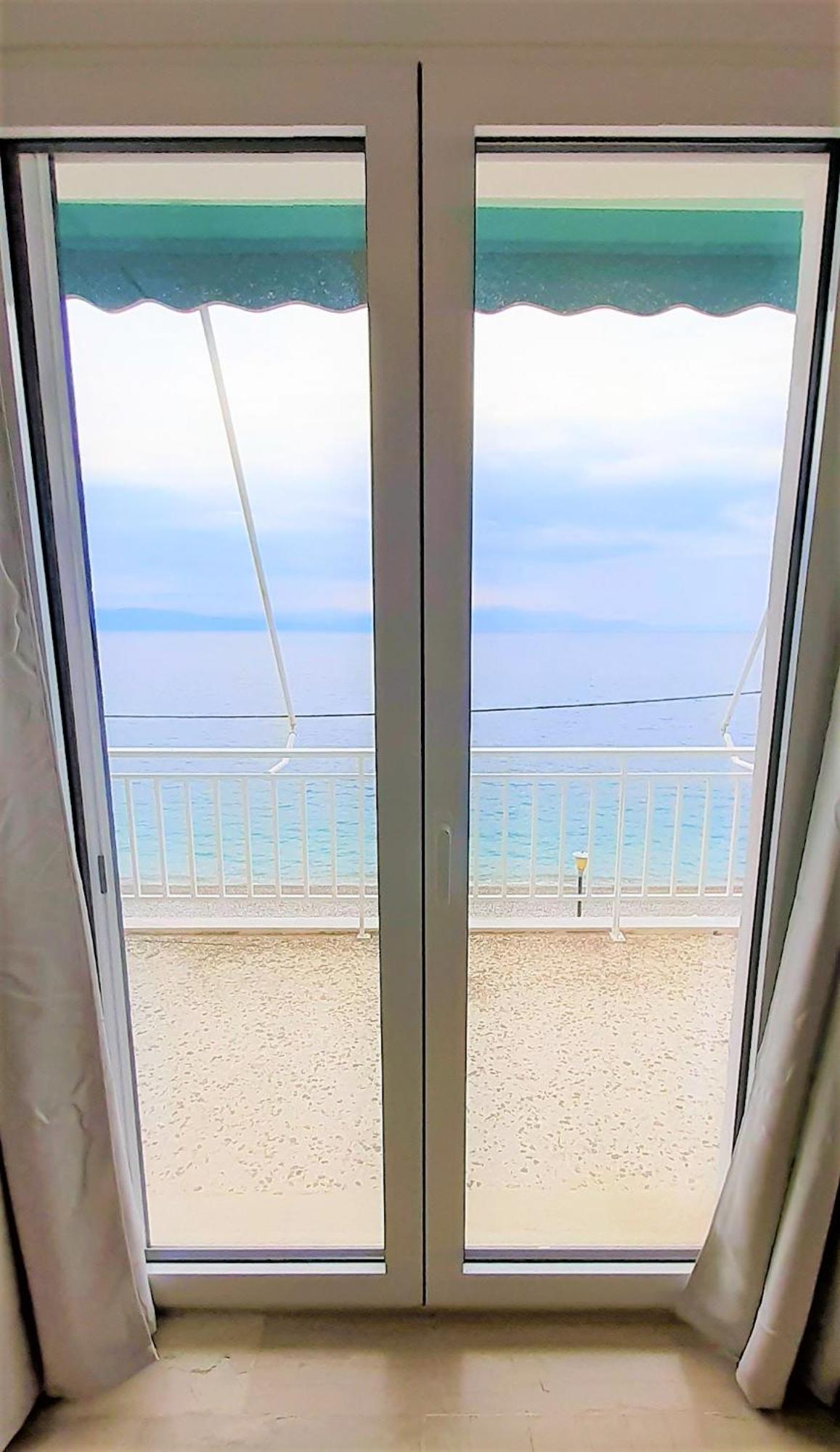 Appartement Mondo Cosseri Akrata Extérieur photo