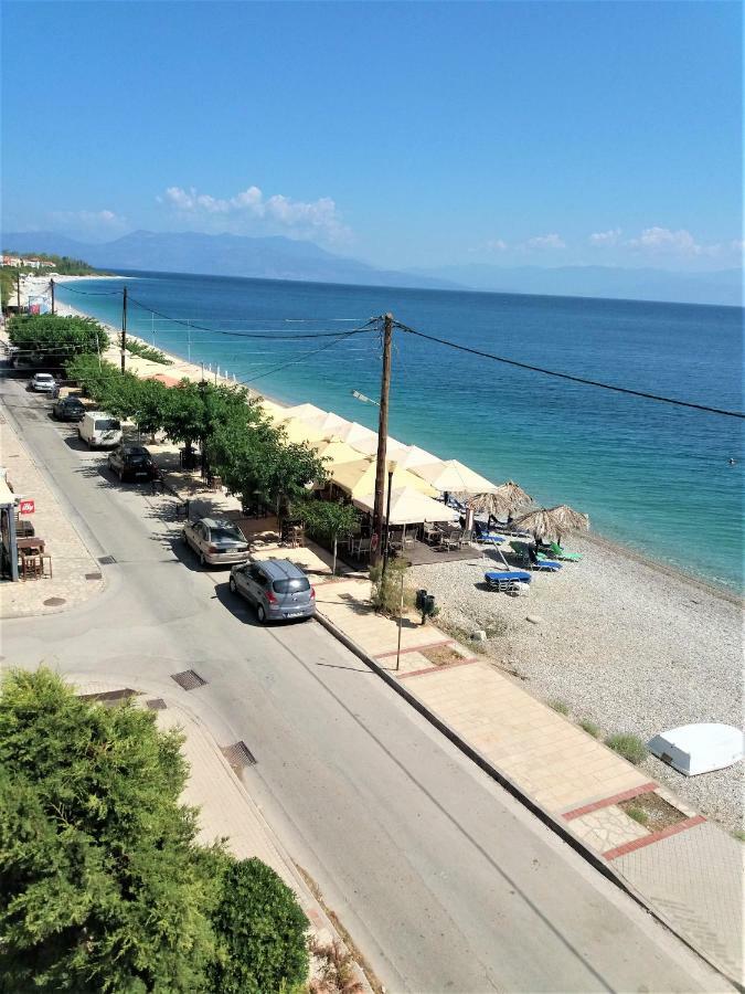 Appartement Mondo Cosseri Akrata Extérieur photo